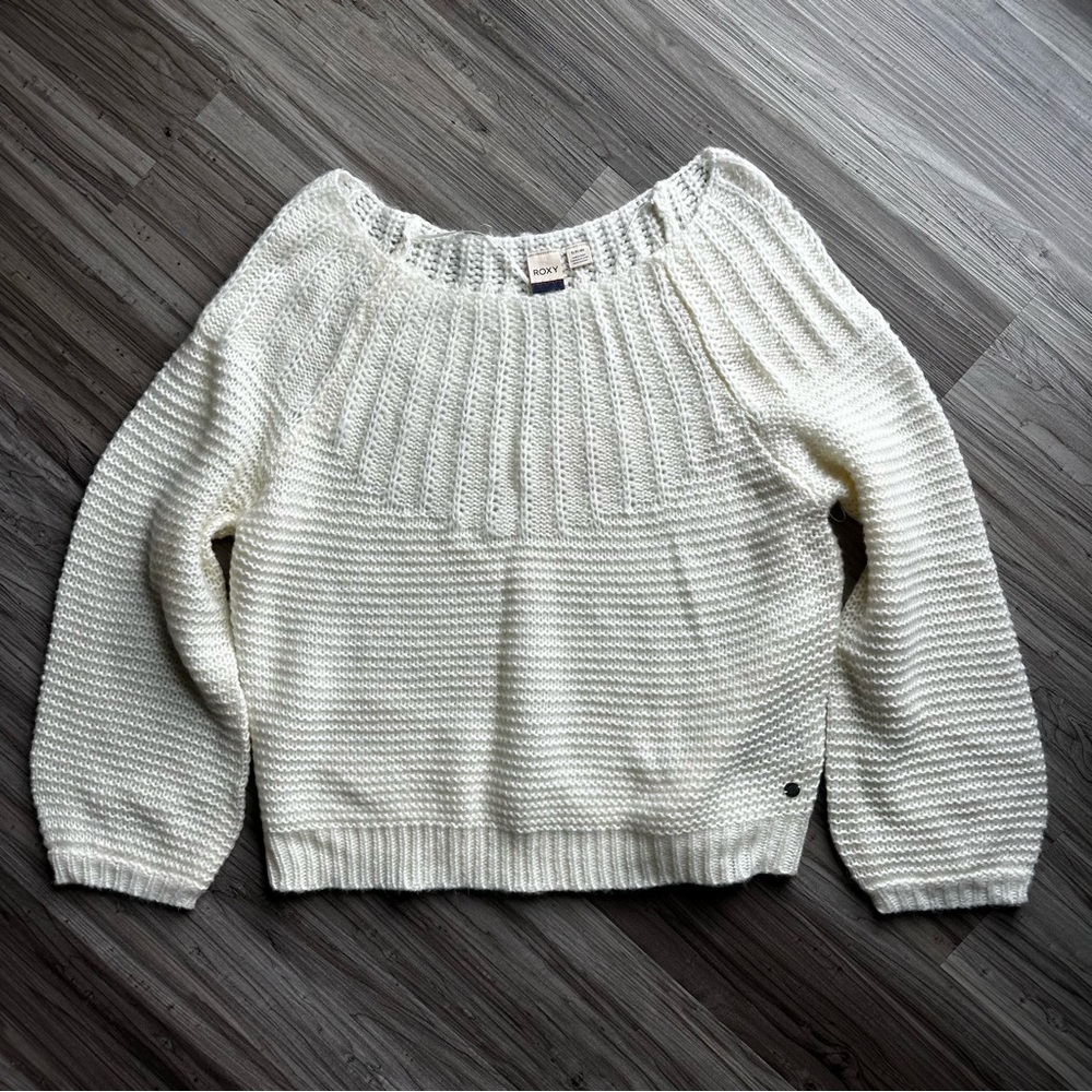 Roxy juniors off the shoulder cream colored sweater, size S